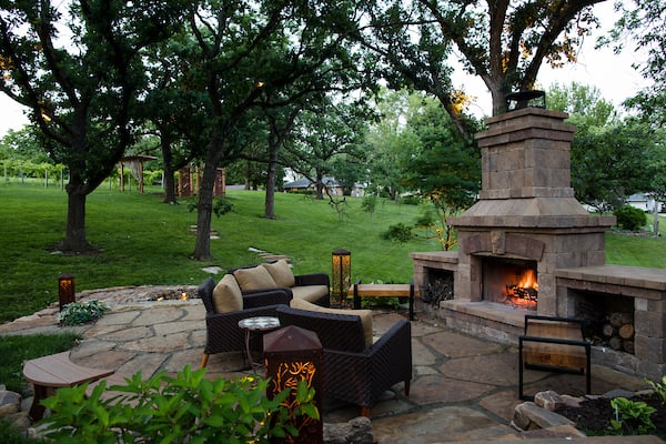 Outdoor Fire Pit And Fireplace Ideas, Small Patio Fire Pit